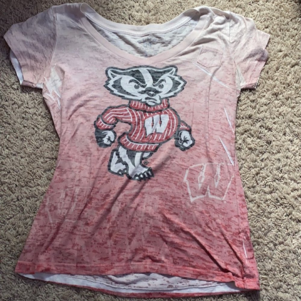Womens Wisconsin Badgers V-Neck